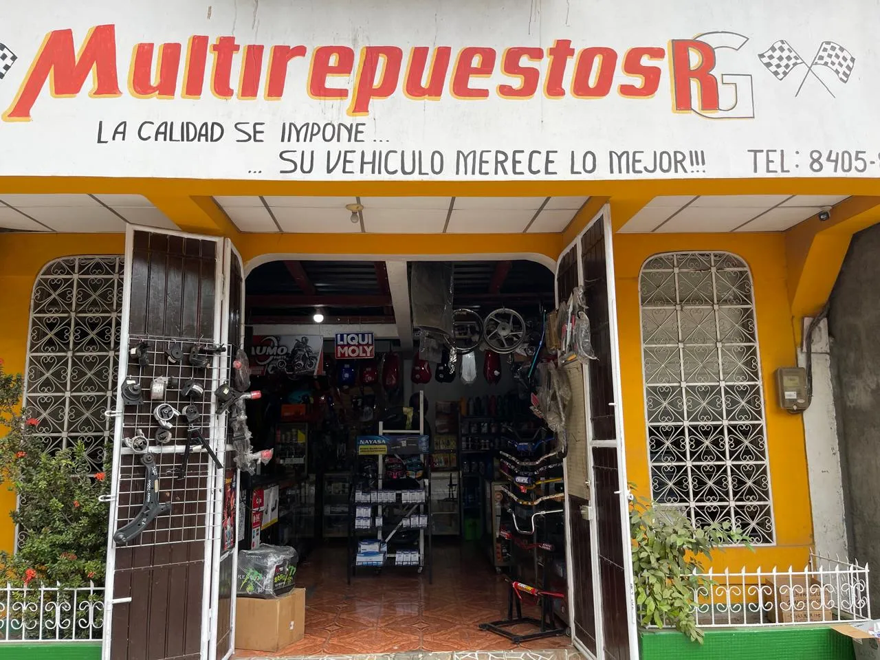Pasillo de repuestos